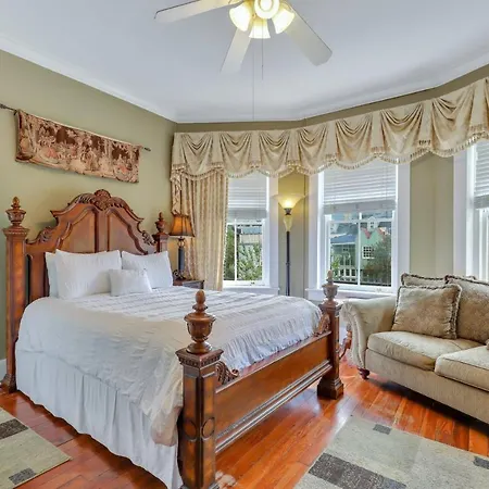The Wright Suite On Beautiful Jones Street